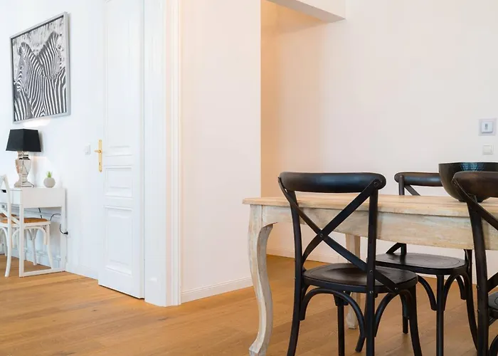 Residence, Naschmarkt - Museumsquartier Apartahotel Viena