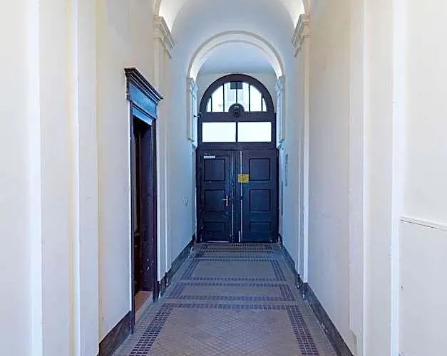 Residence, Naschmarkt - Museumsquartier Apartahotel Viena